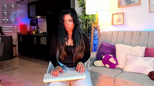 Issa cooper online show from June 14, 2026, 2:24 am