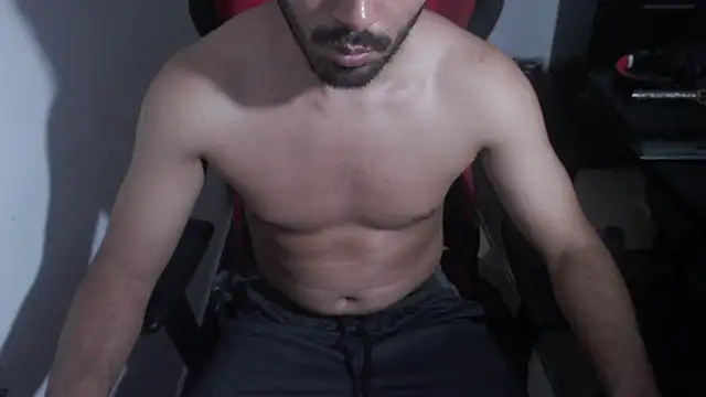 Snapshot of m16x16x chatting on December 17, 2024, 12:34 am m16x16x online show from December 17, 2024, 12:34 am