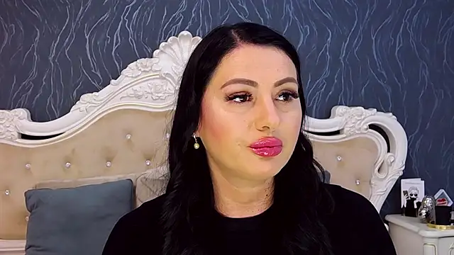 Lauren Saint online show from October 1, 2025, 2:43 pm