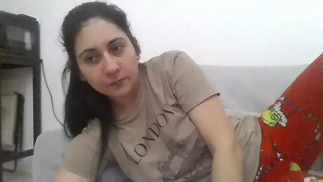 Snapshot of davenmichelle00 chatting on February 14, 2026, 9:37 pm davenmichelle00 online show from February 14, 2026, 9:37 pm