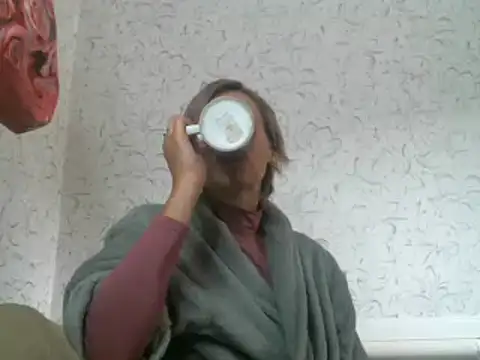 Snapshot of Julie_Silver chatting on October 8, 2025, 7:32 am Julie Silver online show from October 8, 2025, 7:32 am