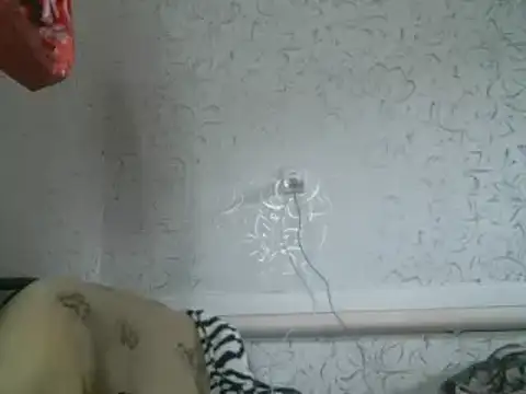 Snapshot of Julie_Silver chatting on October 22, 2025, 10:25 am Julie Silver online show from October 22, 2025, 10:25 am