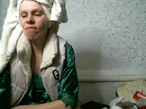 Snapshot of Julie_Silver chatting on February 27, 2025, 4:54 pm Julie Silver online show from February 27, 2025, 4:54 pm