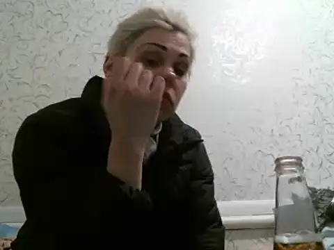 Snapshot of Julie_Silver chatting on March 2, 2025, 5:09 pm Julie Silver online show from March 2, 2025, 5:09 pm