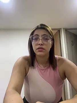 Dollar-girl online show from July 26, 2026, 9:32 pm
