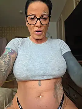 EmilyDiazofficial online show from May 20, 2026, 12:57 pm