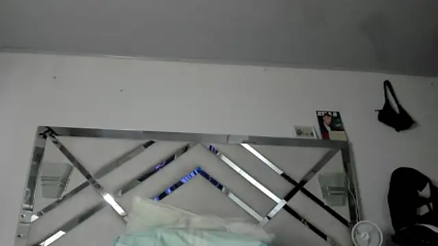 Snapshot of maybelline69 chatting on January 7, 2026, 5:40 pm maybelline69 online show from January 7, 2026, 5:40 pm