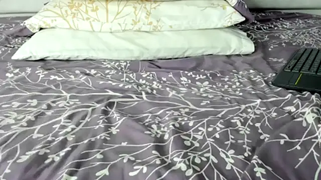 Snapshot of maybelline69 chatting on November 17, 2025, 7:29 pm maybelline69 online show from November 17, 2025, 7:29 pm