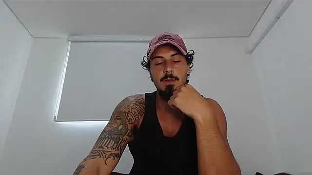 Snapshot of milkoffe chatting on March 3, 2026, 3:19 pm milkoffe online show from March 3, 2026, 3:19 pm