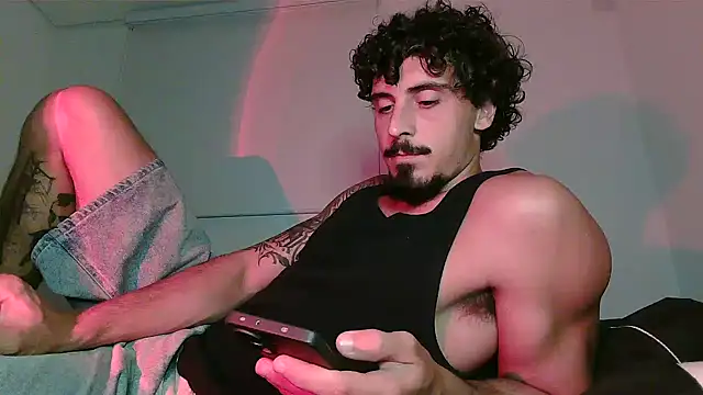 Snapshot of milkoffe chatting on March 17, 2026, 2:14 am milkoffe online show from March 17, 2026, 2:14 am