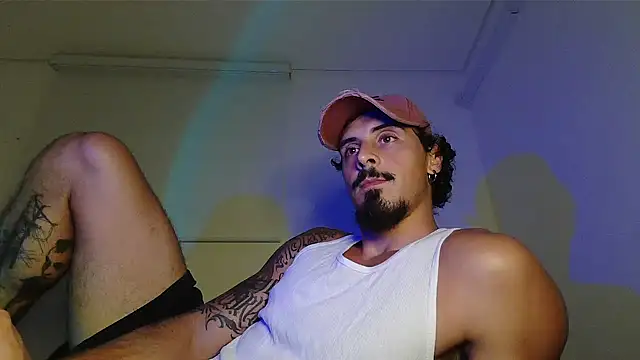 Snapshot of milkoffe chatting on March 20, 2026, 2:45 am milkoffe online show from March 20, 2026, 2:45 am