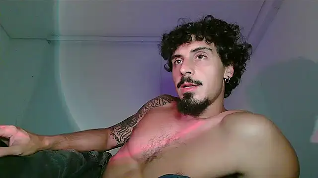 Snapshot of milkoffe chatting on March 26, 2026, 4:22 am milkoffe online show from March 26, 2026, 4:22 am