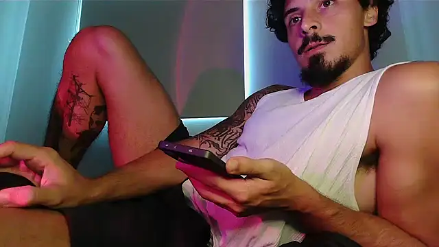 Snapshot of milkoffe chatting on March 17, 2026, 5:05 pm milkoffe online show from March 17, 2026, 5:05 pm