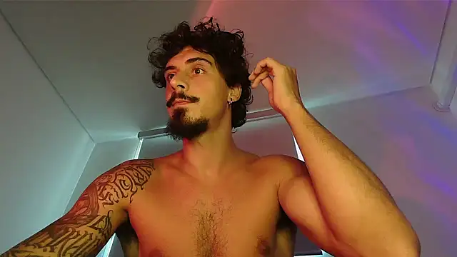 Snapshot of milkoffe chatting on April 4, 2026, 4:02 pm milkoffe online show from April 4, 2026, 4:02 pm