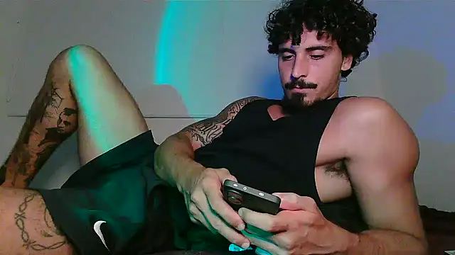 Snapshot of milkoffe chatting on March 12, 2026, 2:39 am milkoffe online show from March 12, 2026, 2:39 am