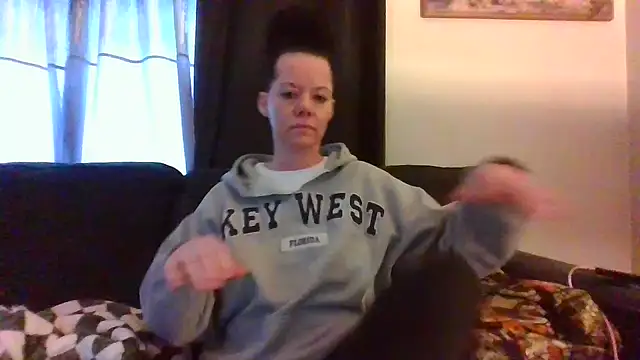 Snapshot of SidneyRaee chatting on January 4, 2025, 9:52 pm SidneyRaee online show from January 4, 2025, 9:52 pm