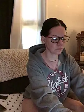 SidneyRaee online show from April 23, 2026, 5:58 pm