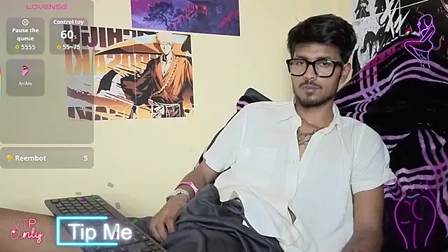 Snapshot of just_fucks chatting on April 4, 2026, 9:21 pm just fucks online show from April 4, 2026, 9:21 pm