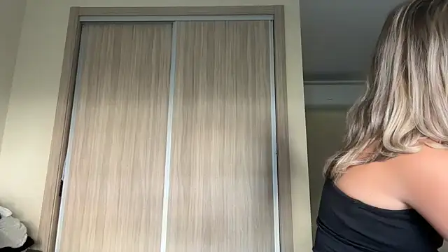 Snapshot of naughtyhollyxxxx chatting on September 22, 2025, 7:47 am naughtyhollyxxxx online show from September 22, 2025, 7:47 am