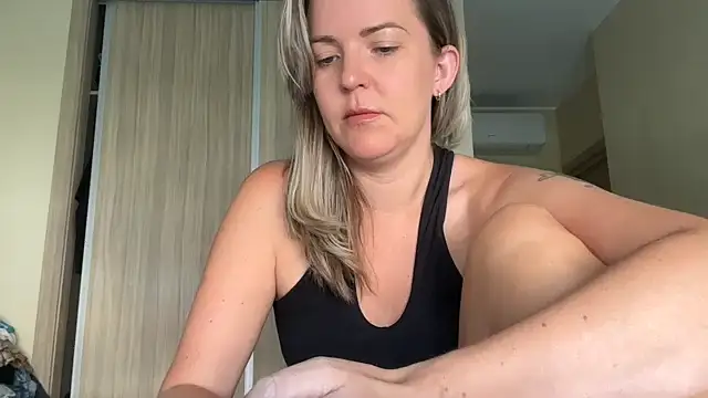 Snapshot of naughtyhollyxxxx chatting on September 30, 2025, 9:26 am naughtyhollyxxxx online show from September 30, 2025, 9:26 am
