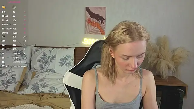 IdaValenti online show from October 25, 2025, 11:05 pm