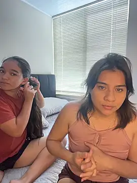 Snapshot of Nina-Eros1 chatting on November 21, 2025, 5:01 pm Nina-Eros1 online show from November 21, 2025, 5:01 pm