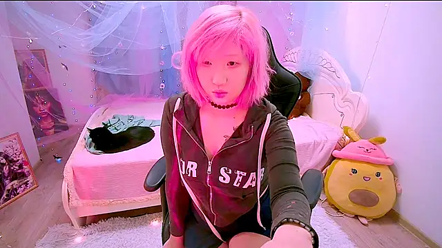 Snapshot of Akemilun chatting on November 12, 2025, 2:21 pm Akemilun online show from November 12, 2025, 2:21 pm