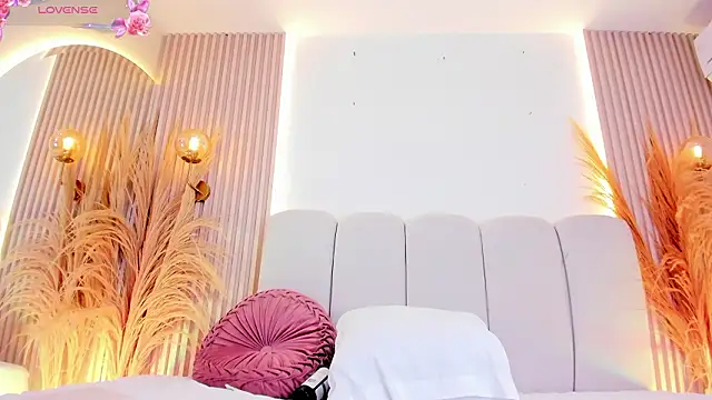 carolriveraa  online show from March 10, 2026, 7:51 pm