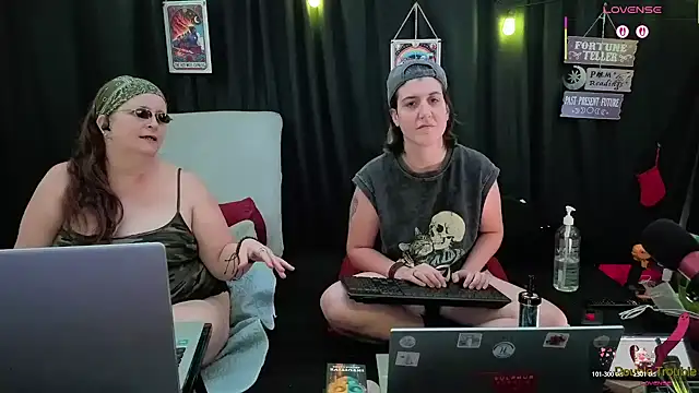 Sexy Mama-69 online show from November 27, 2025, 5:13 pm