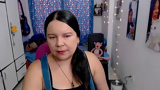 claryssa  online show from September 10, 2025, 8:08 pm