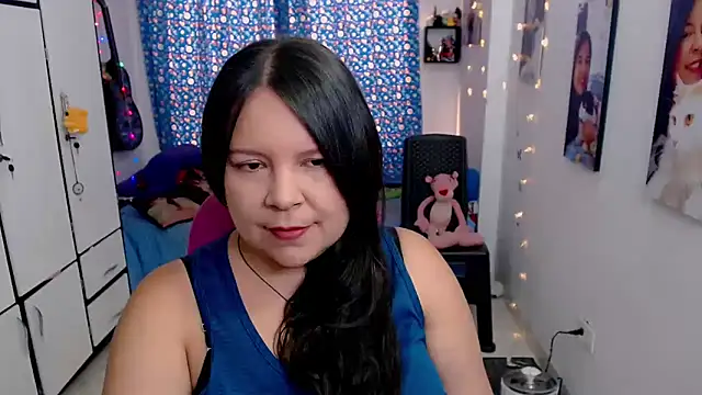 claryssa  online show from October 13, 2025, 7:37 pm