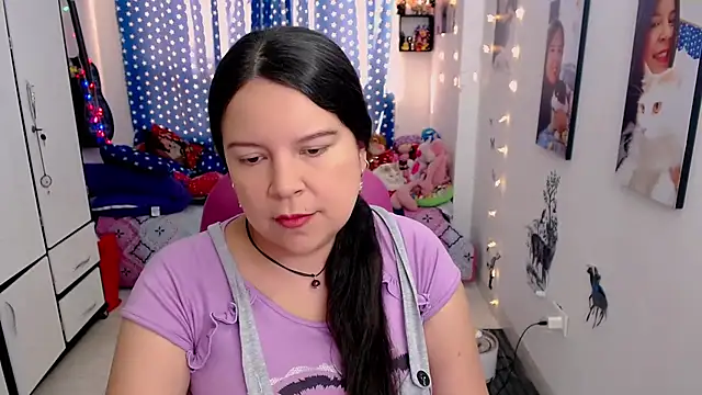 claryssa  online show from January 10, 2025, 8:37 pm