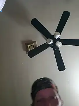 Snapshot of Hugebwc102 chatting on November 23, 2025, 8:02 am Hugebwc102 online show from November 23, 2025, 8:02 am