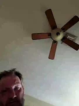 Snapshot of Hugebwc102 chatting on October 3, 2025, 9:38 pm Hugebwc102 online show from October 3, 2025, 9:38 pm