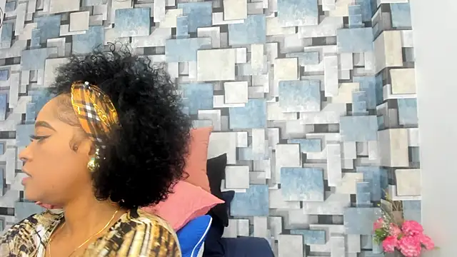 Snapshot of angel_dthroatt chatting on May 13, 2026, 12:12 pm angel dthroatt online show from May 13, 2026, 12:12 pm