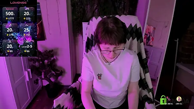 Snapshot of Melissa_Wells chatting on February 25, 2026, 10:53 pm Melissa Wells online show from February 25, 2026, 10:53 pm