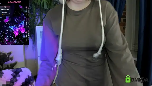 Melissa Wells online show from July 25, 2026, 8:59 pm