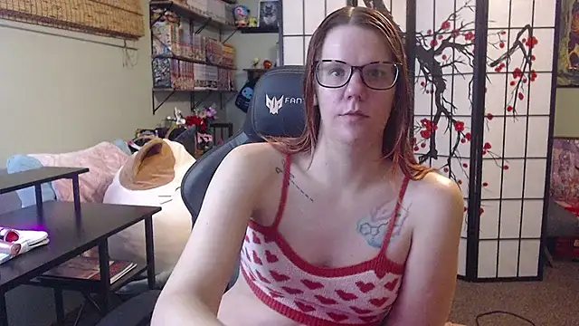 Sarahtineke online show from May 28, 2026, 5:08 pm