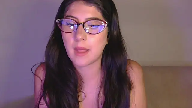 Snapshot of BubbleGumm_ chatting on July 28, 2026, 11:37 pm BubbleGumm online show from July 28, 2026, 11:37 pm