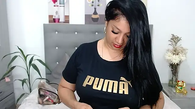 Snapshot of titsbiglovers chatting on February 27, 2025, 7:47 pm titsbiglovers online show from February 27, 2025, 7:47 pm