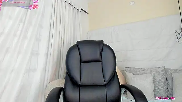 Snapshot of alice_brownnn chatting on March 14, 2025, 11:32 pm alice brownnn online show from March 14, 2025, 11:32 pm