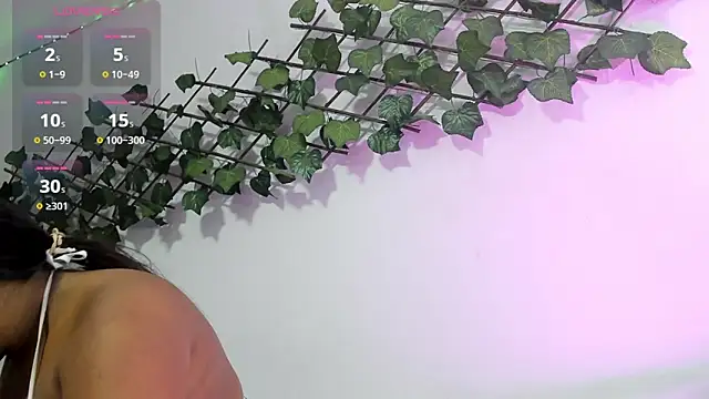 PaulinaSwan online show from October 22, 2025, 2:44 am