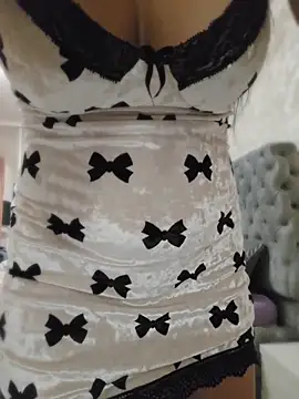 AnaFoxxy online show from June 7, 2026, 7:13 am