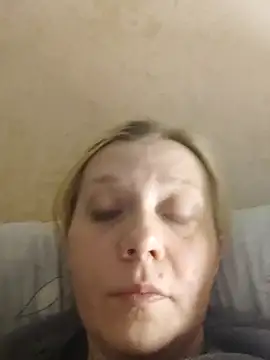 LeraSweet online show from November 1, 2025, 9:19 pm