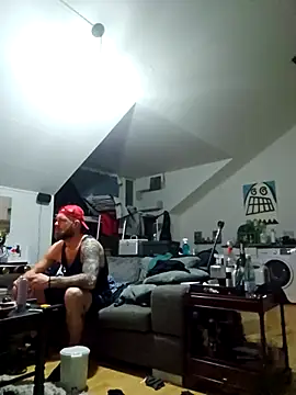 Snapshot of eltoulou chatting on April 1, 2026, 11:12 pm eltoulou online show from April 1, 2026, 11:12 pm