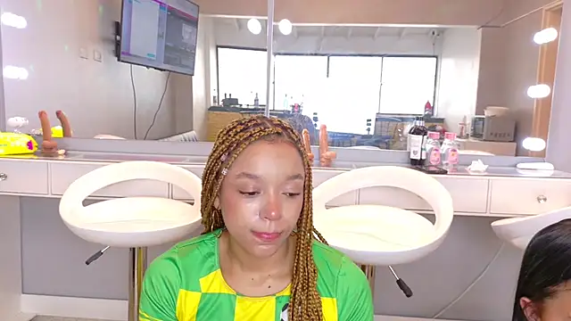 Snapshot of chocolatecrememia chatting on February 24, 2026, 8:53 pm chocolatecrememia online show from February 24, 2026, 8:53 pm