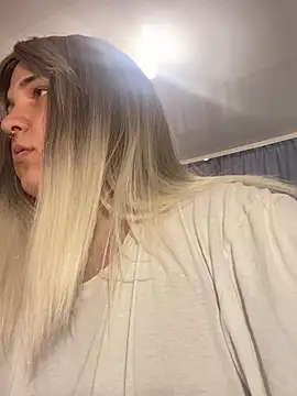 EvaMiron online show from March 29, 2026, 1:35 pm