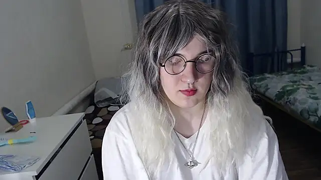 EvaMiron online show from January 7, 2026, 6:35 pm