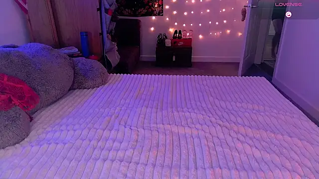 milk-toast online show from December 6, 2024, 4:12 pm