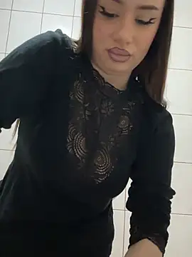 deliaroyal online show from February 16, 2025, 7:38 pm